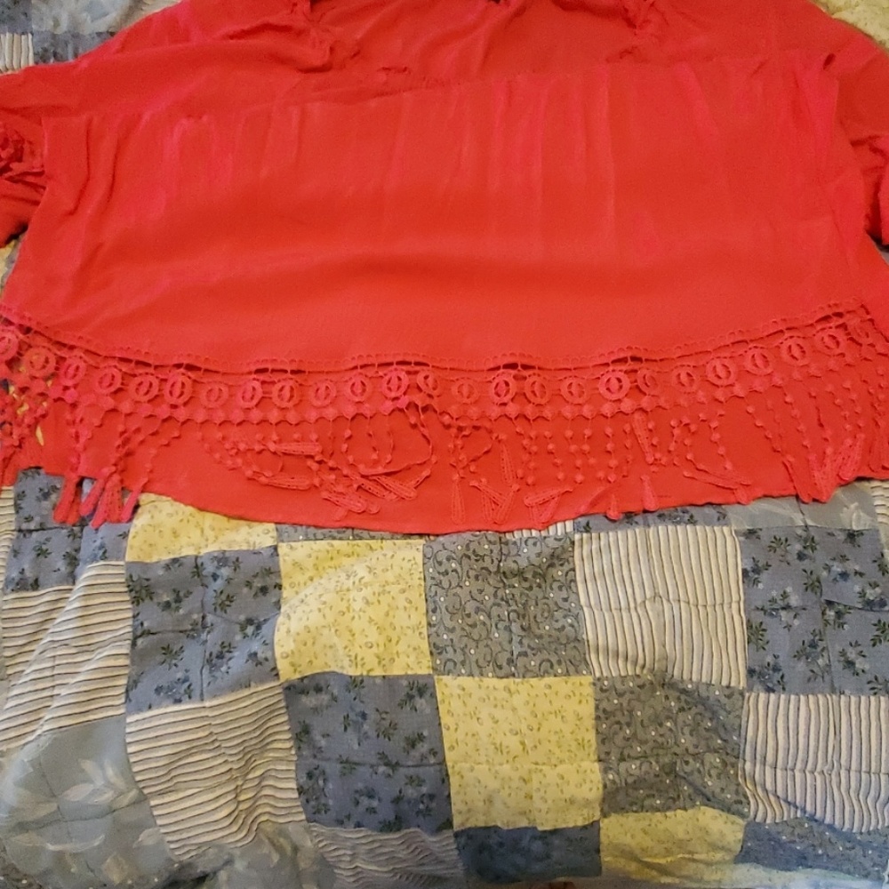 Plus size top - Picture 4 of 7